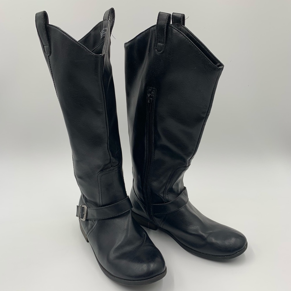 Wendy’s faux leather boots🌸🌸